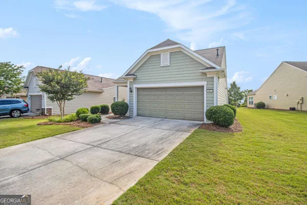 Property Slideshow image 2 of 24 | 607 larch looper dr, Griffin, GA, 30223