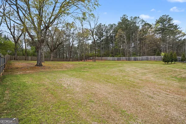 Property Slideshow image 2 of 30 | 1024 yorkshire dr, Griffin, GA, 30223