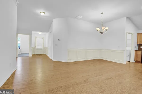 Property Slideshow image 3 of 36 | 134 abbey cir, Woodstock, GA, 30188