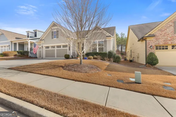 Property Slideshow image 3 of 62 | 215 spruce pine cir, Peachtree City, GA, 30269