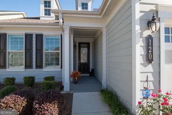 Property Slideshow image 3 of 25 | 120 red maple dr, Peachtree City, GA, 30269