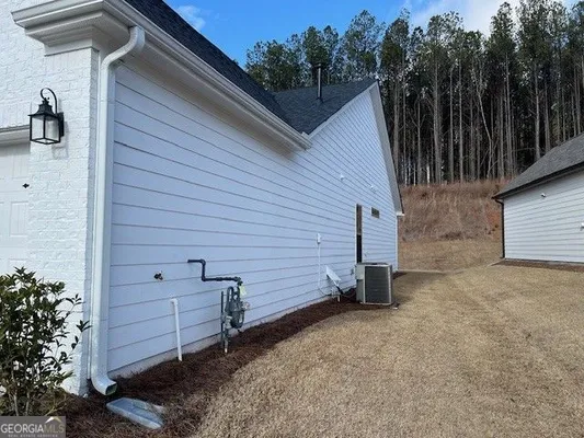 Property Slideshow image 2 of 14 | 559 southland cir, Canton, GA, 30115