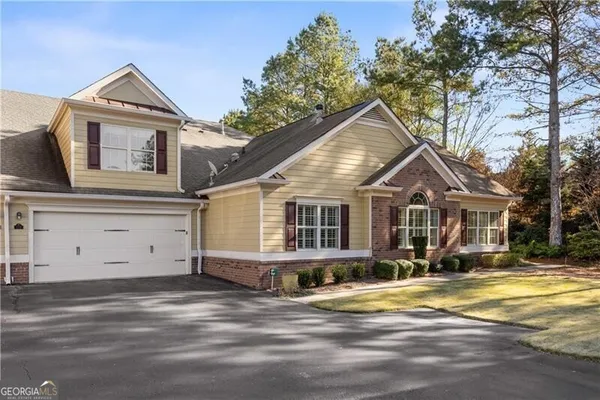 Property Slideshow image 2 of 30 | 1315 oak meadows ln # 802, Cumming, GA, 30041