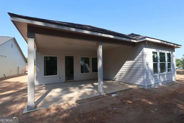 Property Slideshow image 3 of 10 | 1414 autumn lake dr, Gainesville, GA, 30504