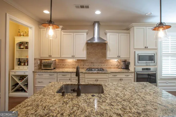 Property Slideshow image 3 of 49 | 3803 english oak dr, Gainesville, GA, 30504