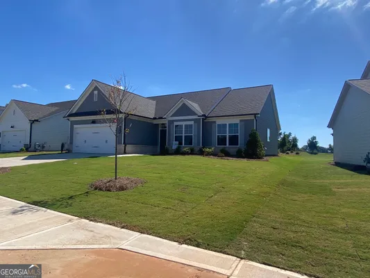 Property Slideshow image 2 of 61 | 372 glenside dr 76, Jefferson, GA, 30549