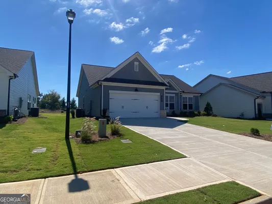 Property Slideshow image 3 of 61 | 372 glenside dr 76, Jefferson, GA, 30549