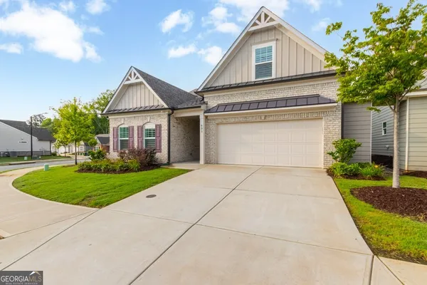 Property Slideshow image 3 of 52 | 601 cork st, Woodstock, GA, 30188