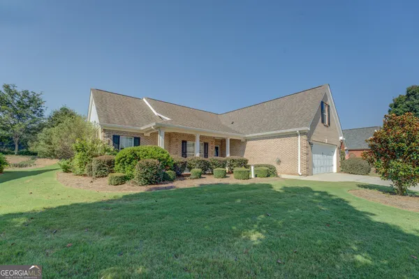 Property Slideshow image 2 of 44 | 413 crossroads dr, Social Circle, GA, 30025