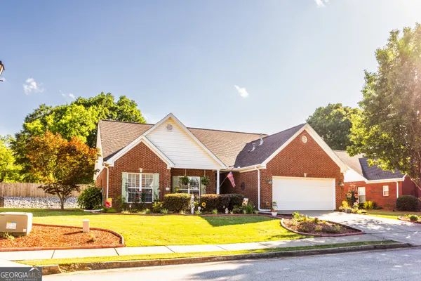 Property Slideshow image 3 of 31 | 381 crossroads dr, Social Circle, GA, 30025