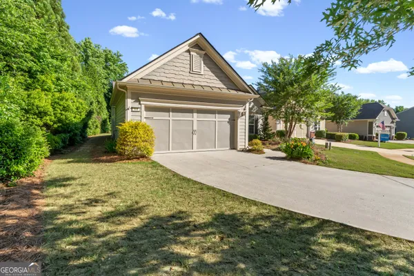 Property Slideshow image 2 of 39 | 800 dusky sap ct na, Griffin, GA, 30223