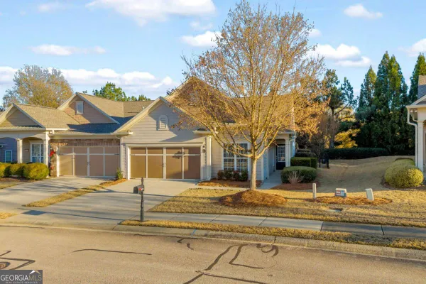 Property Slideshow image 2 of 53 | 6116 longleaf dr, Hoschton, GA, 30548