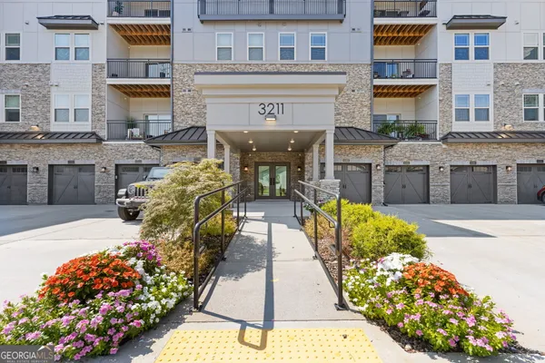 Property Slideshow image 2 of 52 | 3211 orwell way 4305, Cumming, GA, 30041