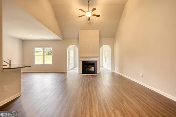 Property Slideshow image 3 of 6 | 821 crossroads ct, Social Circle, GA, 30025