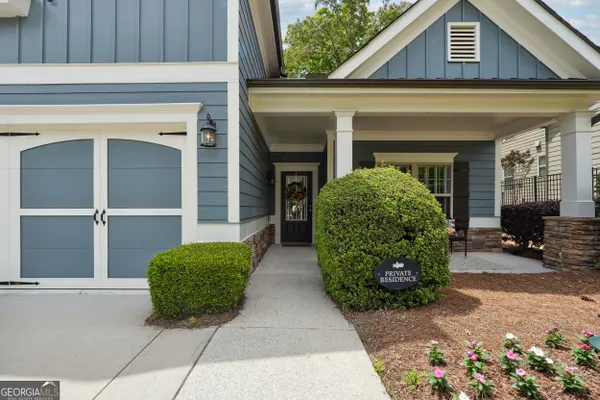 Property Slideshow image 3 of 31 | 6722 blue heron way, Flowery Branch, GA, 30542