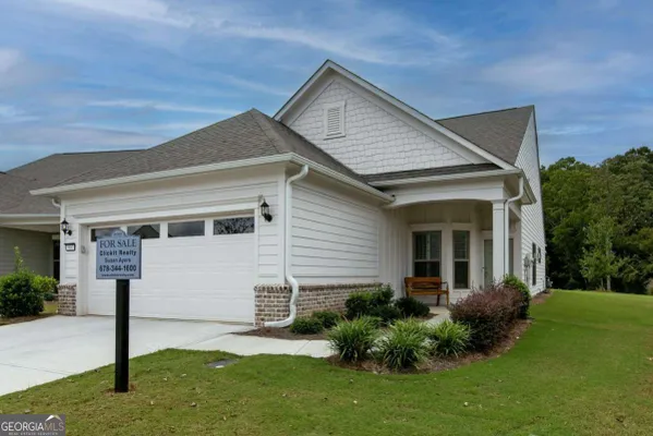 Property Slideshow image 2 of 39 | 5687 villa crest dr, Hoschton, GA, 30548