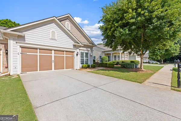 Property Slideshow image 3 of 42 | 6188 longleaf dr, Hoschton, GA, 30548