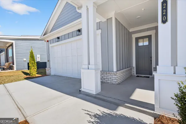 Property Slideshow image 3 of 50 | 220 vinca cir nw, Kennesaw, GA, 30144