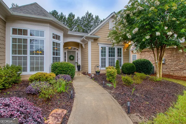 Property Slideshow image 2 of 54 | 424 tallulah dr, Griffin, GA, 30223