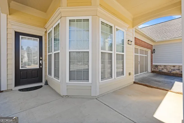 Property Slideshow image 3 of 33 | 6106 longleaf dr, Hoschton, GA, 30548