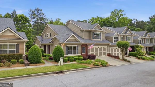 Property Slideshow image 2 of 42 | 1945 brannon commons cir 7, Cumming, GA, 30041