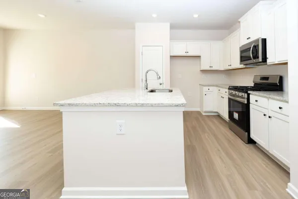 Property Slideshow image 3 of 32 | 27 rosebud ln # 37, Dallas, GA, 30132