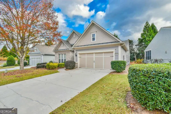 Property Slideshow image 2 of 48 | 6407 autumn crest ln, Hoschton, GA, 30548