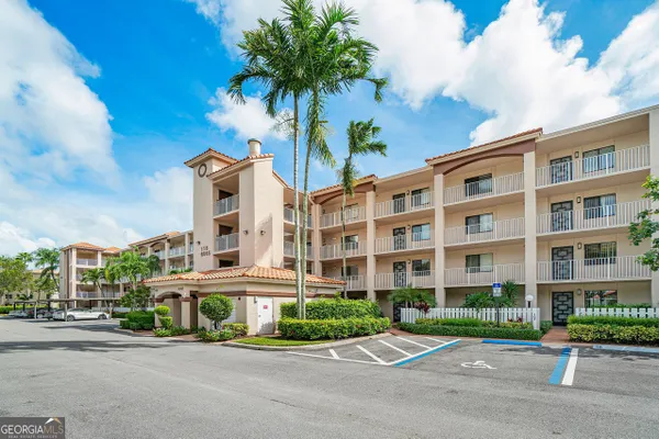 Property Slideshow image 2 of 2 | 6065 pointe regal cir 105, Delray Beach, FL, 33484