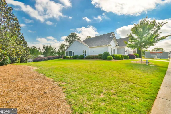 Property Slideshow image 2 of 49 | 5907 chimney rock dr, Hoschton, GA, 30548