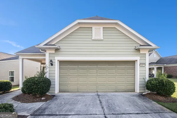 Property Slideshow image 2 of 24 | 607 larch looper dr, Griffin, GA, 30223