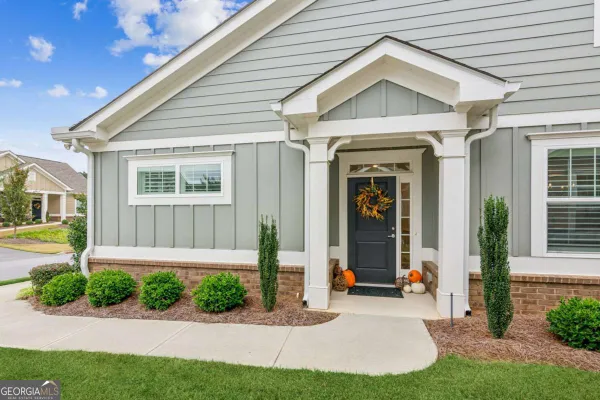 Property Slideshow image 3 of 44 | 1001 lexington green pnes, Cumming, GA, 30040