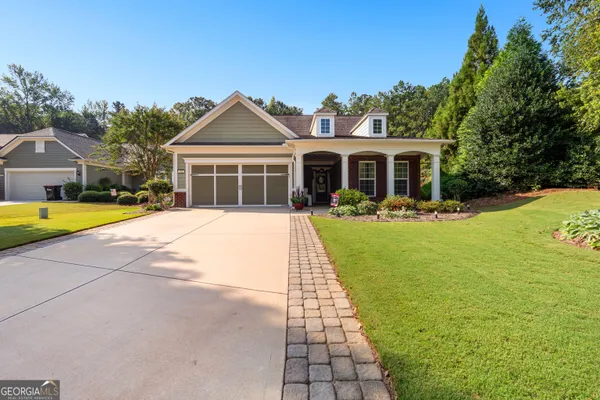 Property Slideshow image 2 of 27 | 100 crape myrtle dr, Griffin, GA, 30223