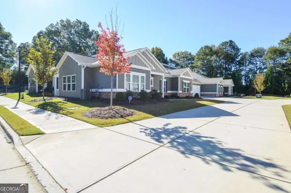 Property Slideshow image 2 of 45 | 2562 rathburn cir, Loganville, GA, 30052