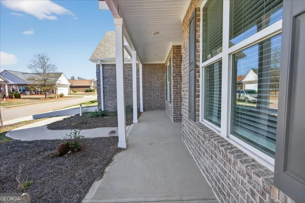 Property Slideshow image 3 of 52 | 843 crossroads ct, Social Circle, GA, 30025
