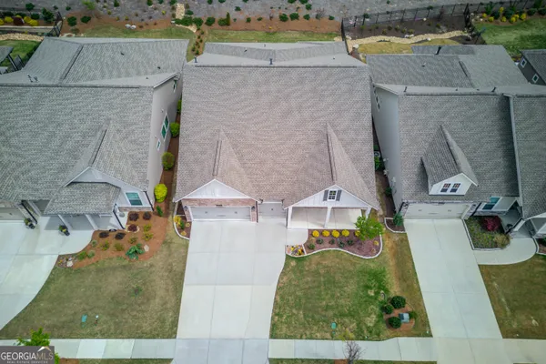 Property Slideshow image 2 of 53 | 6971 scenic overlook trce, Flowery Branch, GA, 30542