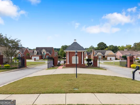 Property Slideshow image 3 of 29 | 1979 spivey village dr, Jonesboro, GA, 30236