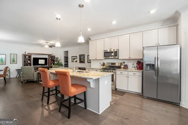 Property Slideshow image 3 of 32 | 2473 rathburn cir, Loganville, GA, 30052