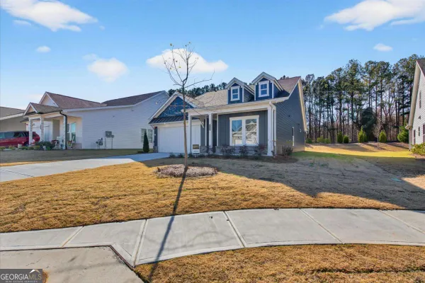 Property Slideshow image 2 of 48 | 400 vinca cir, Kennesaw, GA, 30144