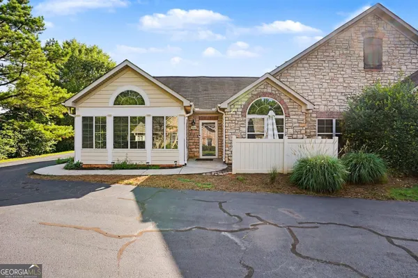 Property Slideshow image 3 of 43 | 416 kenley ct, Mcdonough, GA, 30253