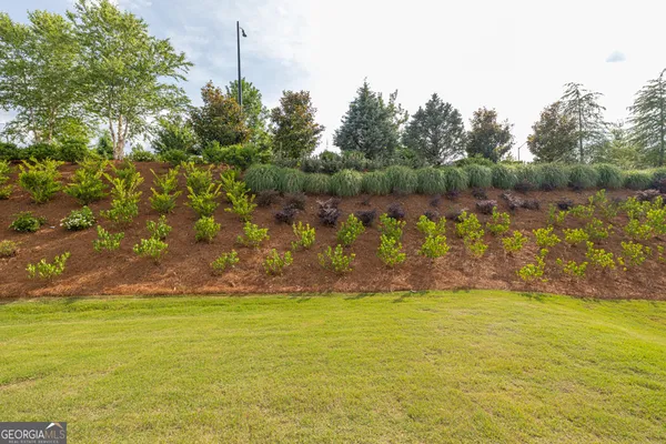 Property Slideshow image 2 of 38 | 5517 oak knoll ct, Hoschton, GA, 30548