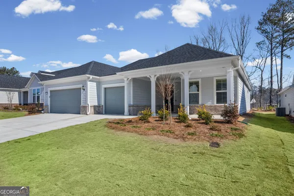Property Slideshow image 2 of 84 | 1423 wild cherry ct na, Griffin, GA, 30223