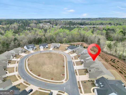 Property Slideshow image 3 of 77 | 553 hornbeam dr, Griffin, GA, 30223