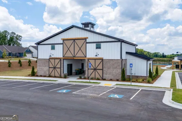 Property Slideshow image 3 of 22 | 196 oakdale rd, Jefferson, GA, 30549