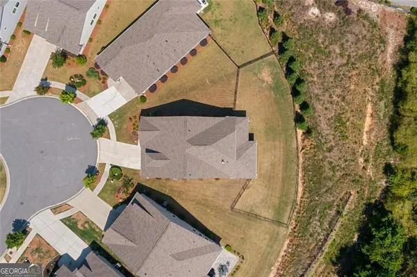 Property Slideshow image 3 of 52 | 6853 river rock dr, Flowery Branch, GA, 30542