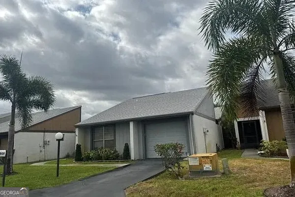Property Slideshow image 2 of 5 | 9801 maplecrest cir, Lehigh Acres, FL, 33936