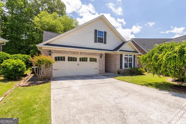 Property Slideshow image 2 of 35 | 10110 malcolm ct, Covington, GA, 30014