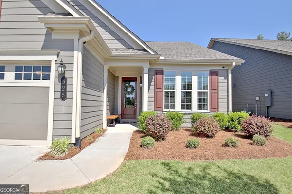 Property Slideshow image 2 of 62 | 525 hazelnut dr, Peachtree City, GA, 30269