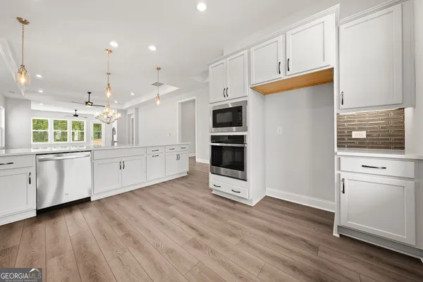 Property Slideshow image 3 of 32 | 158 catalina ct, Newnan, GA, 30263