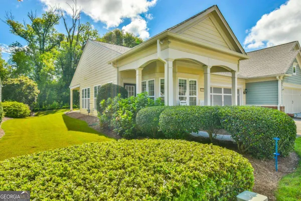 Property Slideshow image 3 of 38 | 6184 longleaf dr, Hoschton, GA, 30548