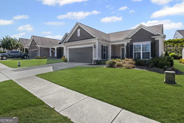 Property Slideshow image 2 of 34 | 733 firefly ct na, Griffin, GA, 30223